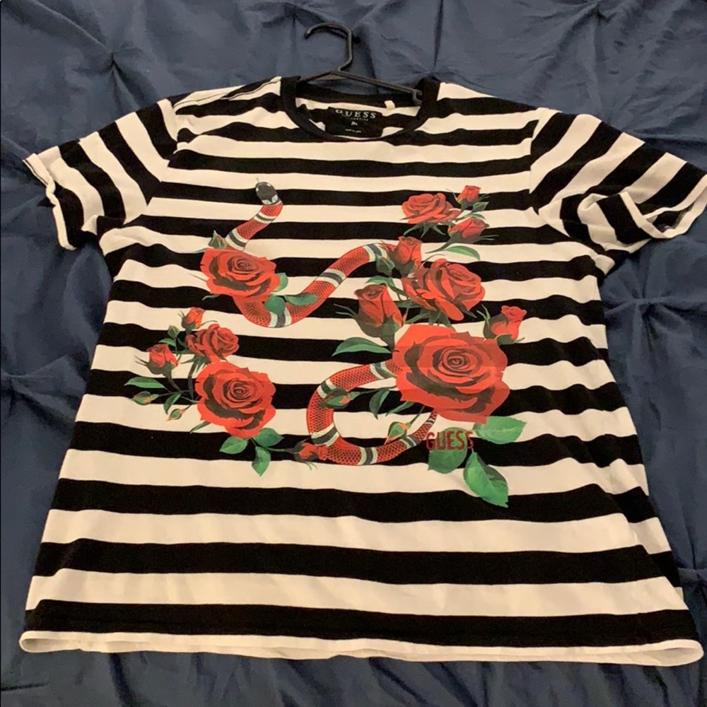 Men’s Guess shirt